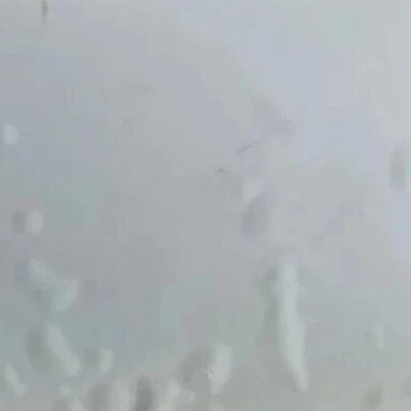 How to Deal with Overflowing Glue and Bubbles in Self-Adhesive Labels?